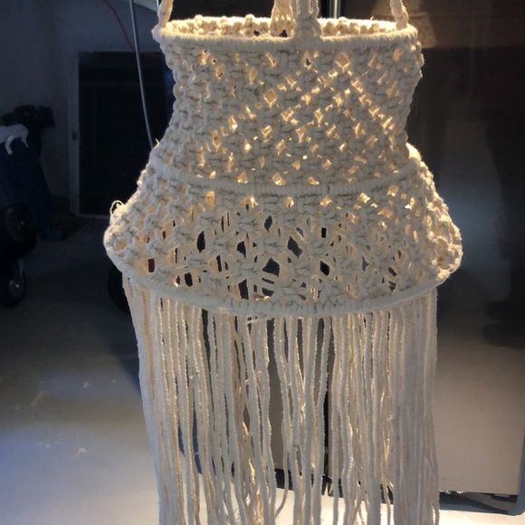 Decorative boho ceiling hang for any room - Picture 2 of 4